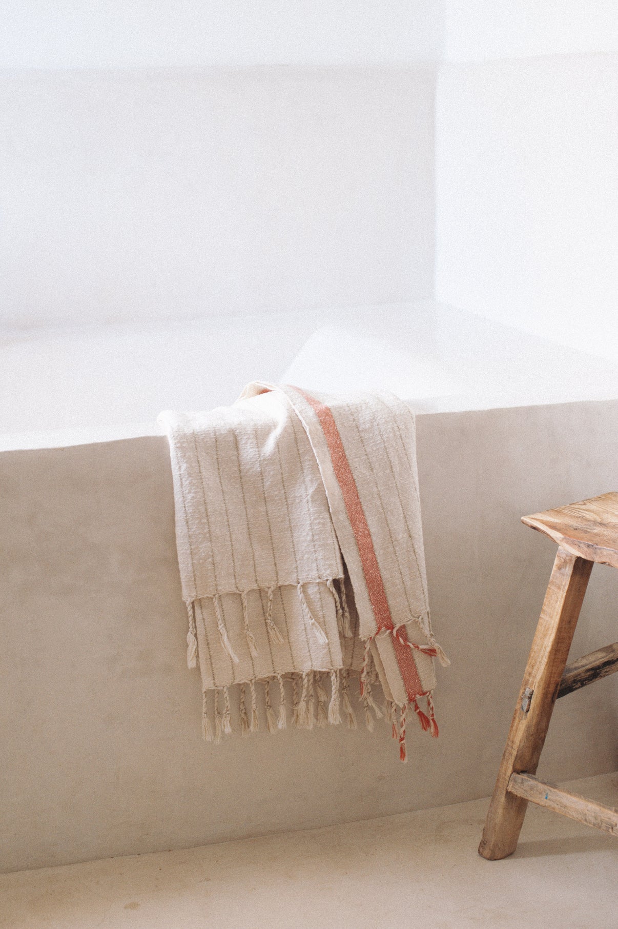 Bahia Coral Linen Towel